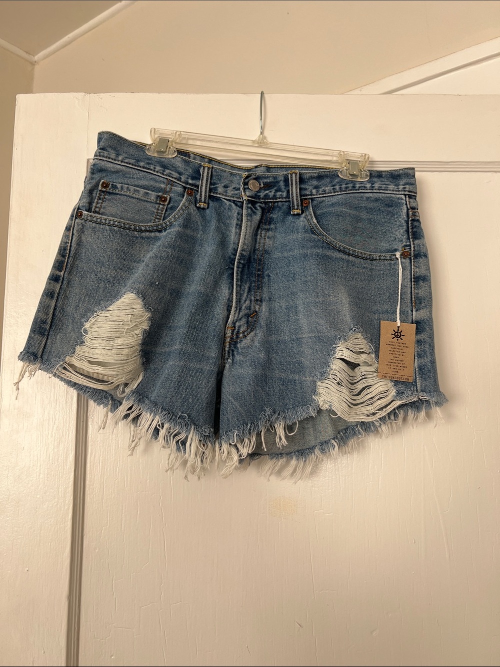 Levi’s 550 Vintage Upcycled Distressed Denim Shorts 12 NWT